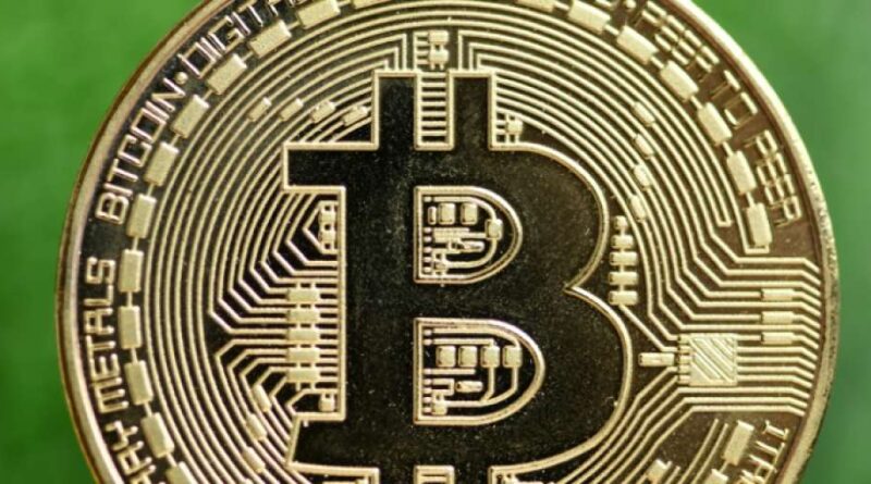 Cea mai îndrăgită cryptomonedă, Bitcoin, aproape de 40.000 de dolari